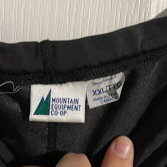 EUC - MEC spandex padded bike short - Picture 2 of 3